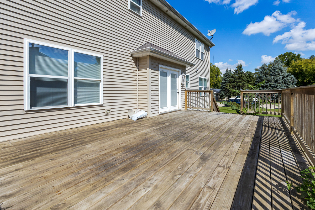 399 Fulton Avenue, South Elgin, IL 60177