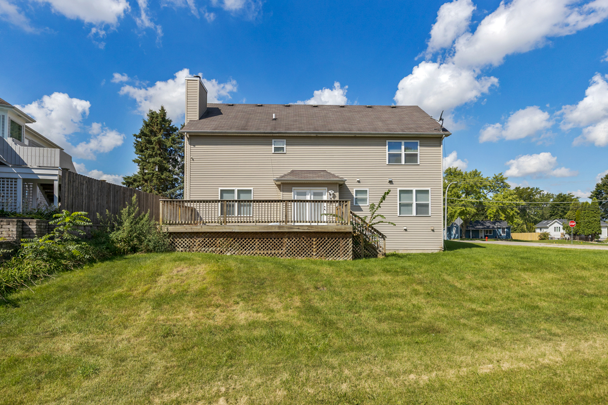 399 Fulton Avenue, South Elgin, IL 60177