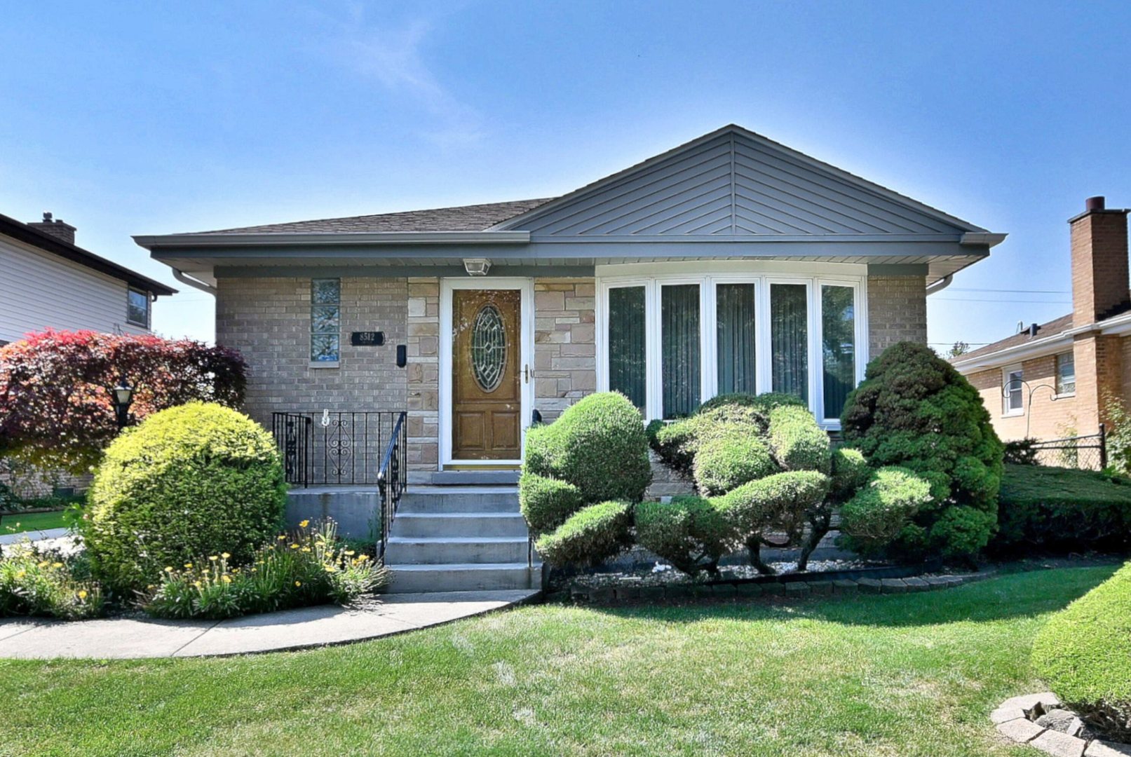 8512 N Oriole Avenue, Niles, IL 60714