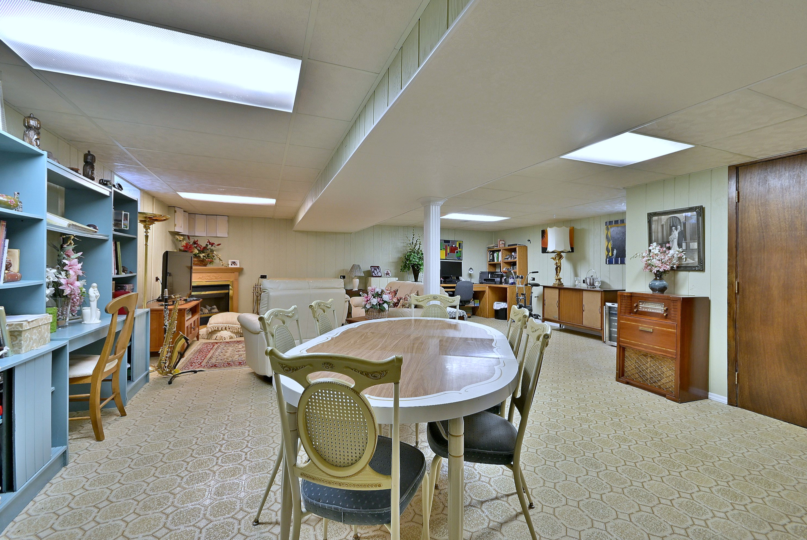 8512 N Oriole Avenue, Niles, IL 60714