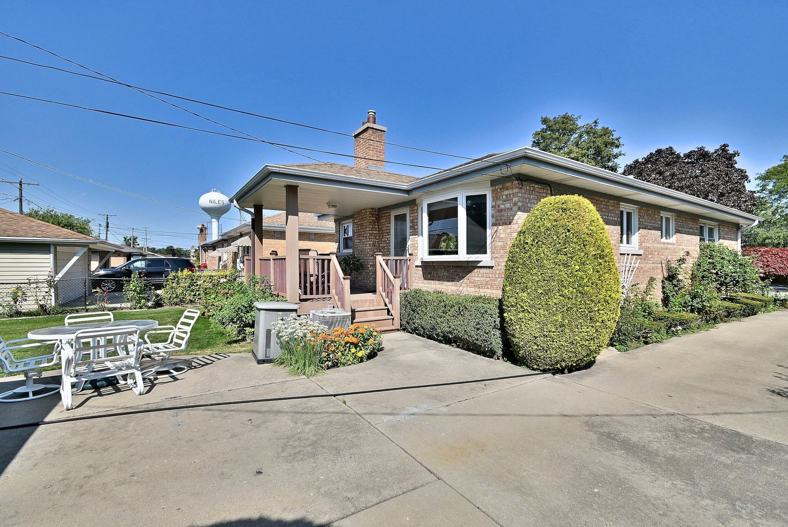8512 N Oriole Avenue, Niles, IL 60714
