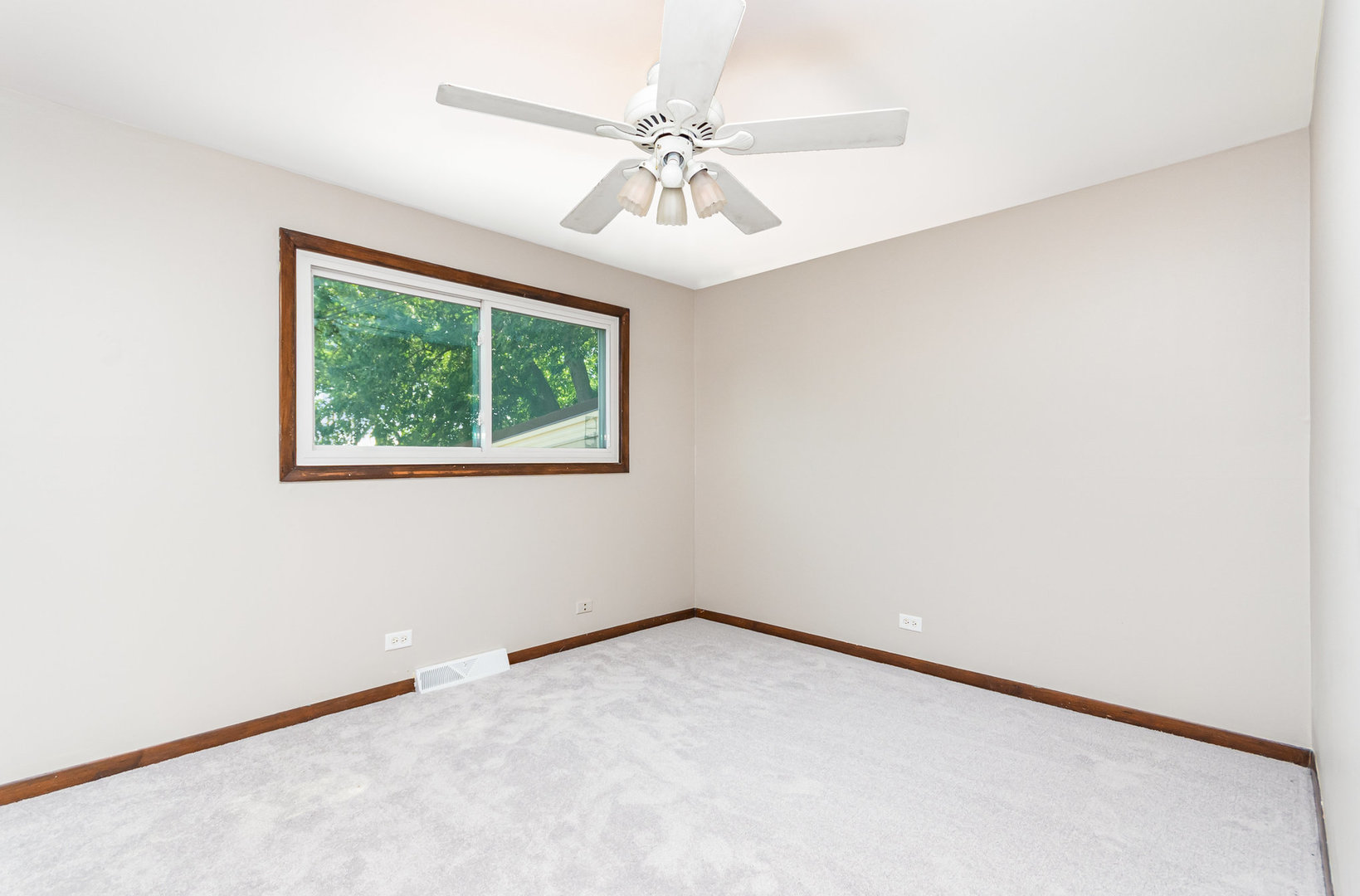 6N325 Linden Avenue, Medinah, IL 60157
