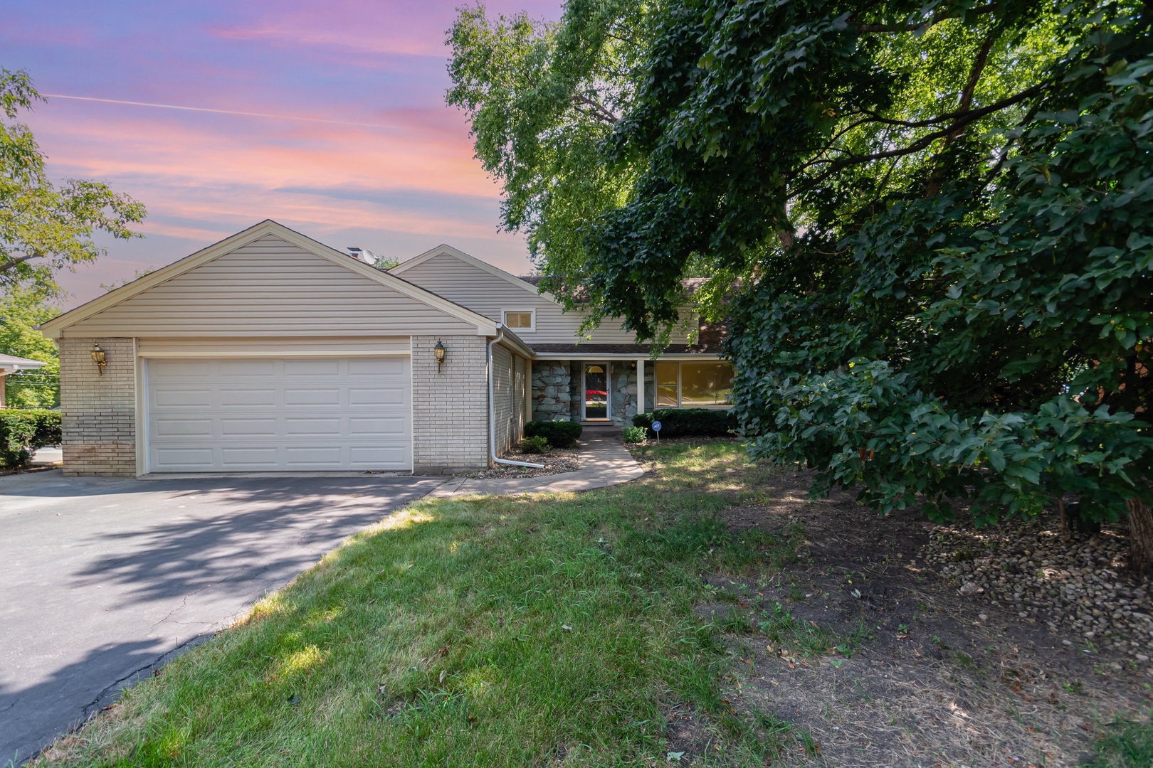 6N325 Linden Avenue, Medinah, IL 60157
