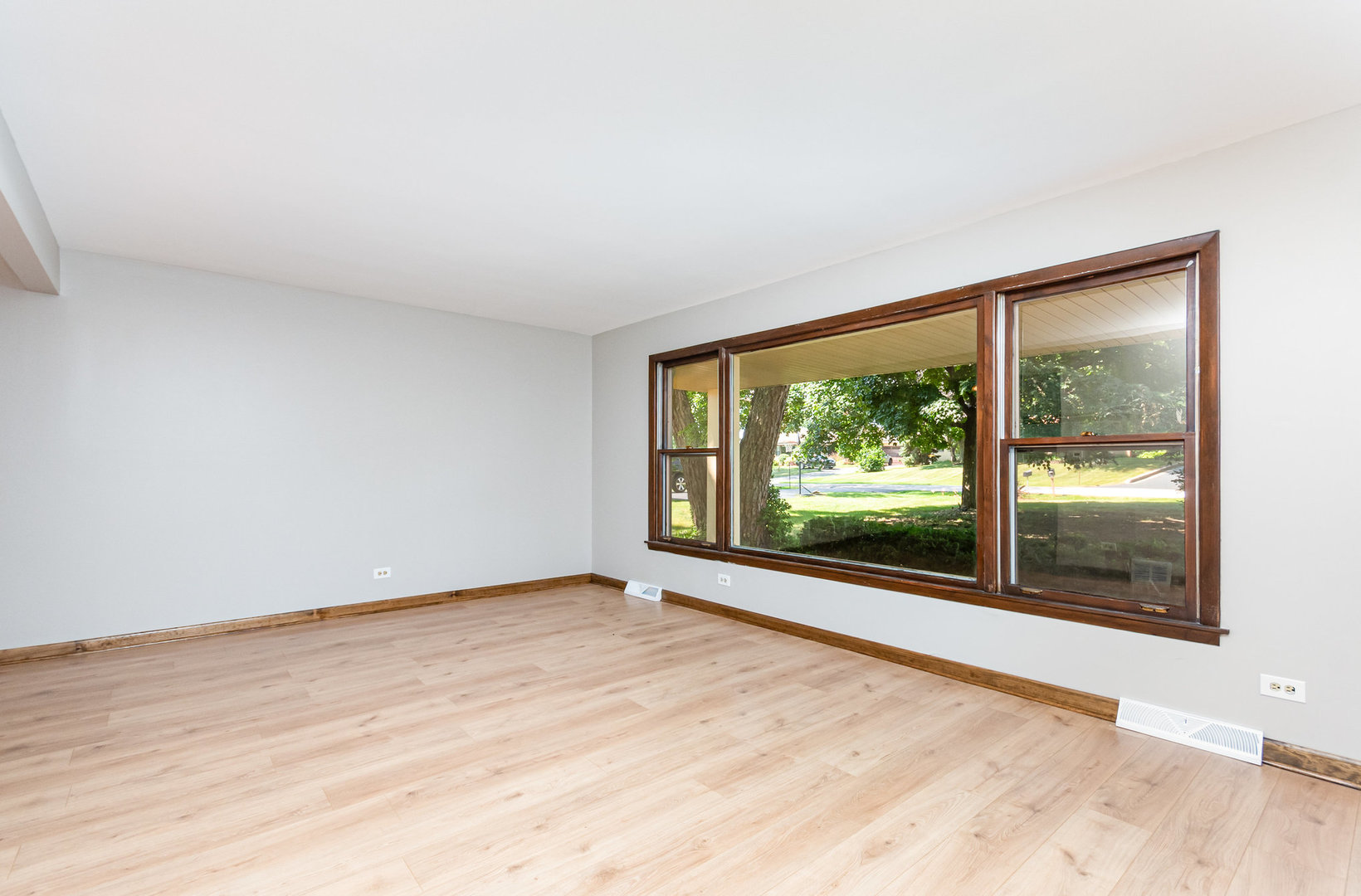 6N325 Linden Avenue, Medinah, IL 60157