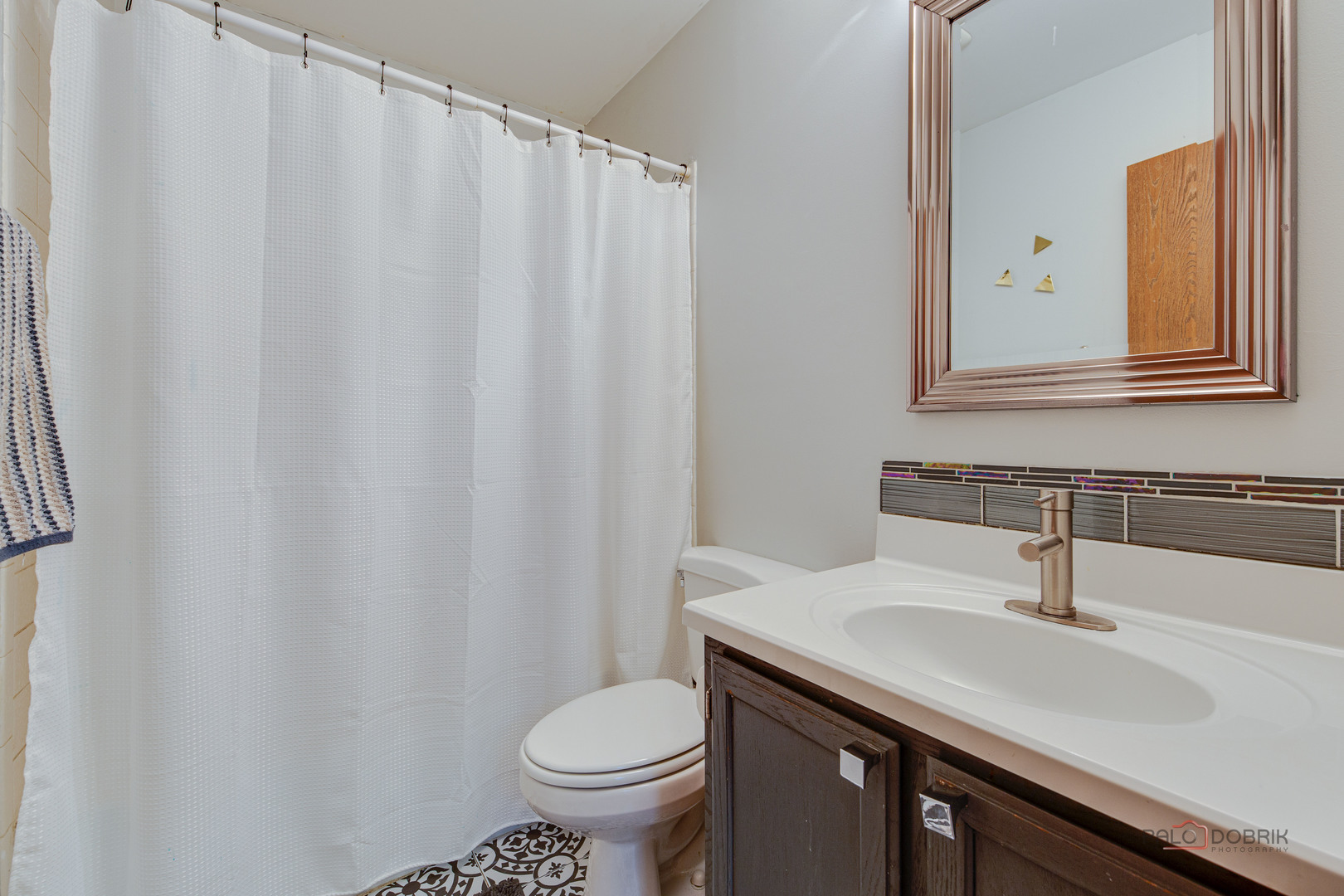 863 Barlina Road, Crystal Lake, IL 60014