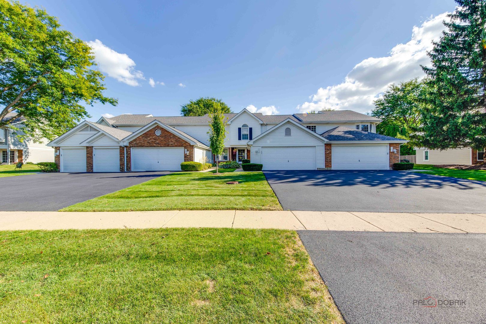 863 Barlina Road, Crystal Lake, IL 60014