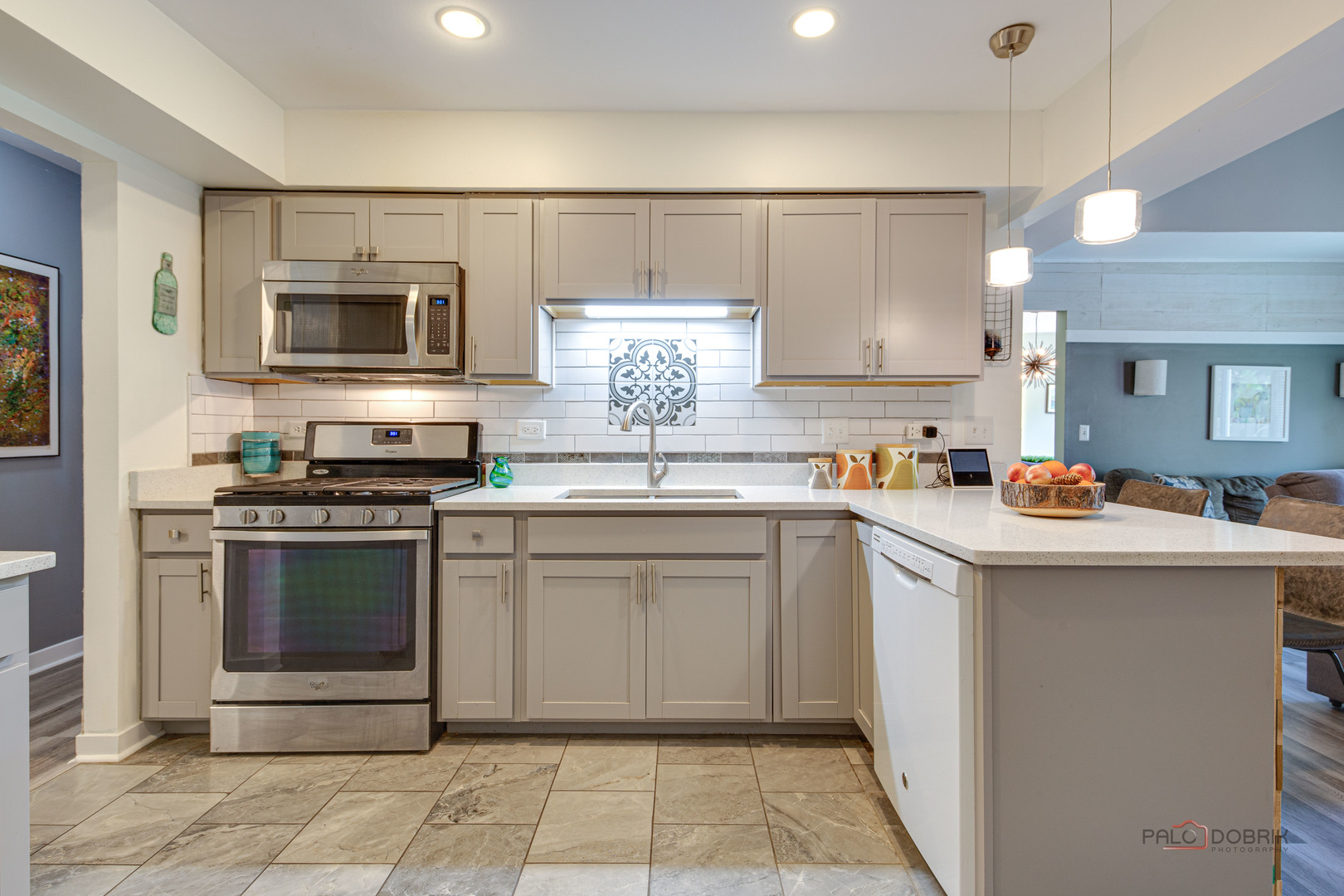 863 Barlina Road, Crystal Lake, IL 60014