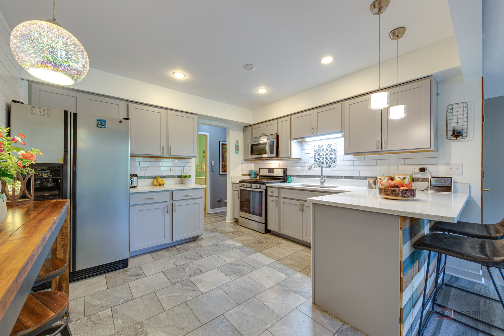 863 Barlina Road, Crystal Lake, IL 60014