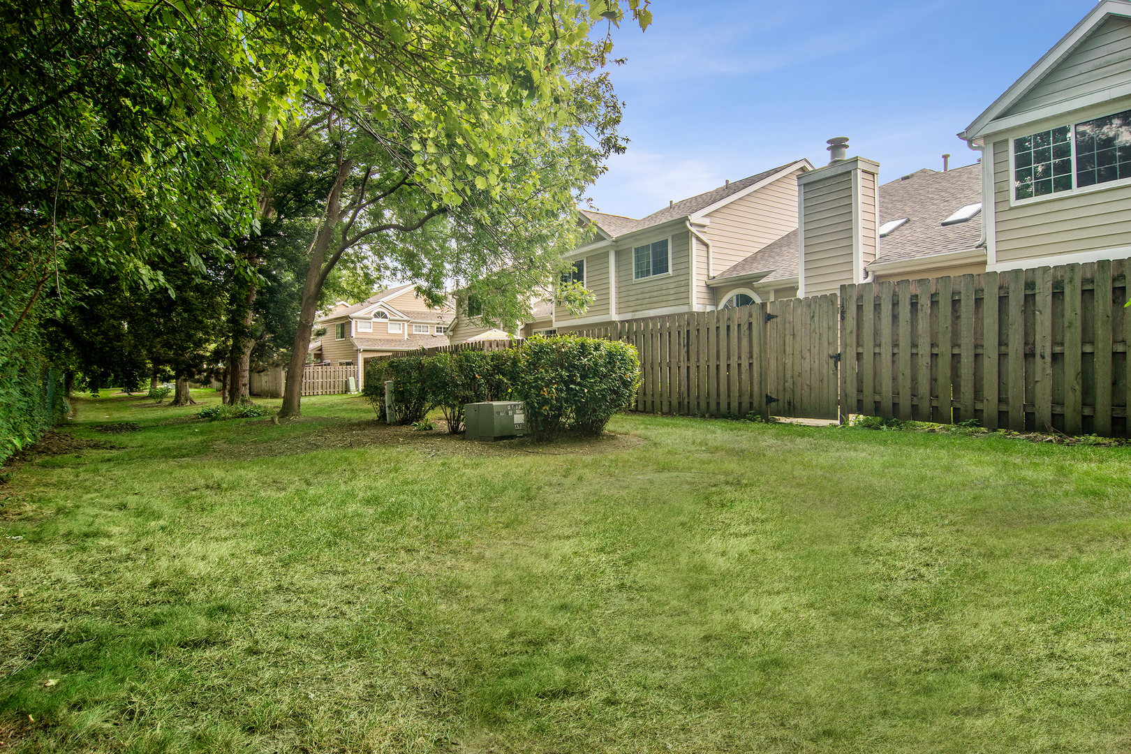 128 Woodstone Drive, Buffalo Grove, IL 60089