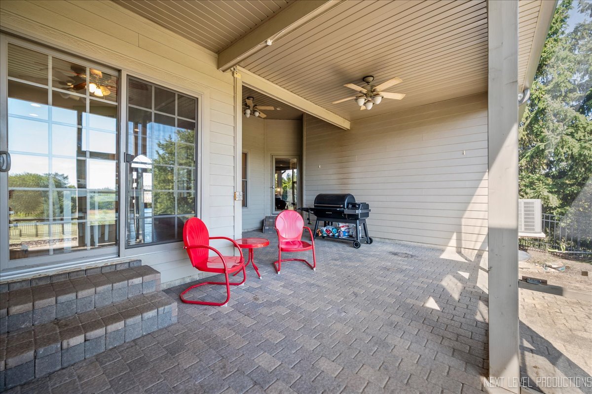 9260 N Stonewall Drive, Newark, IL 60541
