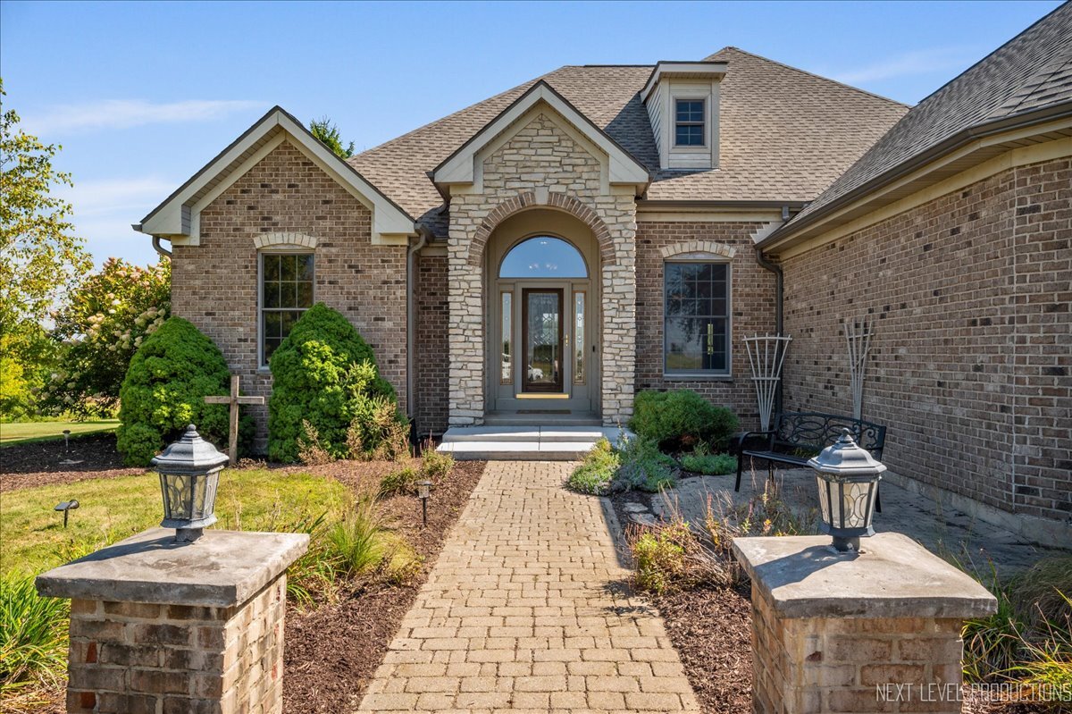 9260 N Stonewall Drive, Newark, IL 60541