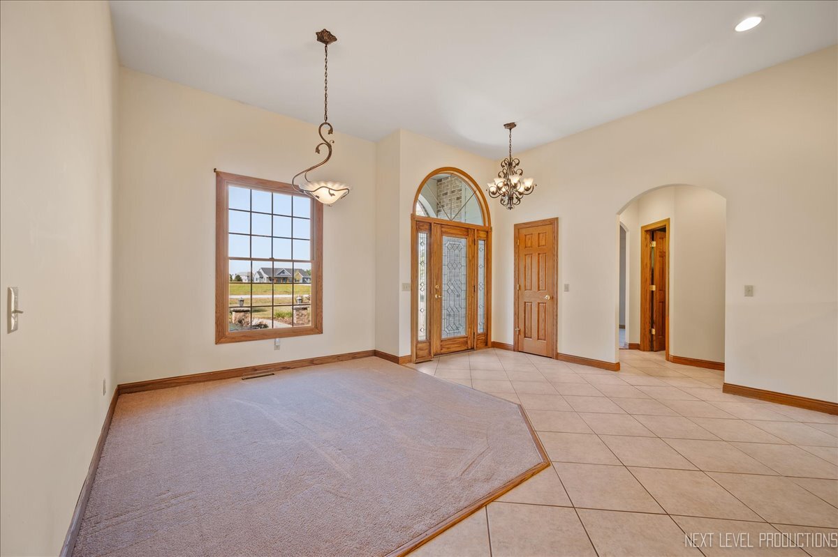 9260 N Stonewall Drive, Newark, IL 60541