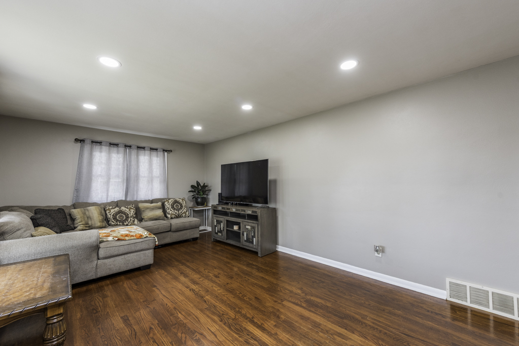 2305 Joppa Avenue, Zion, IL 60099