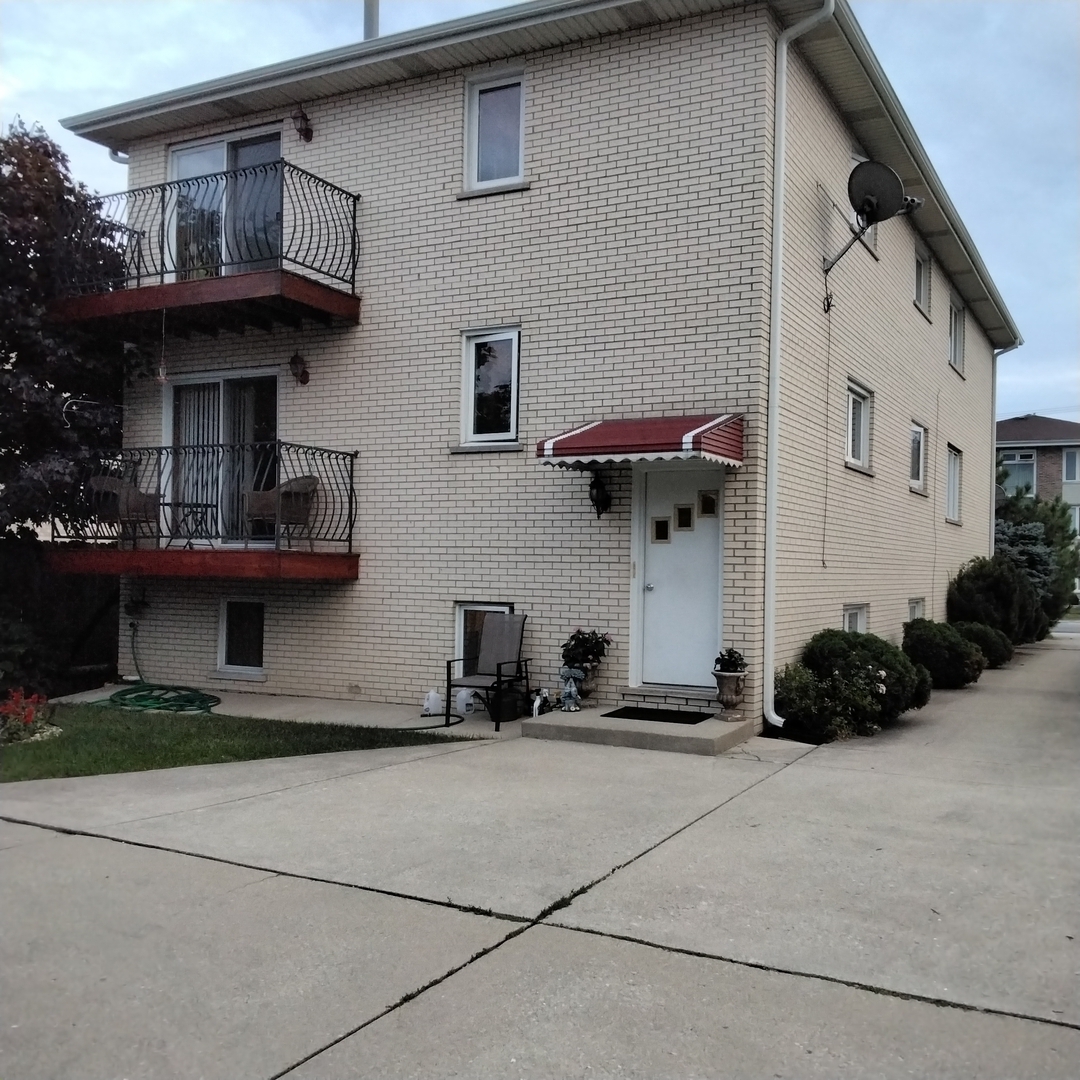 8016 W 83rd Street #2, Bridgeview, IL 60455