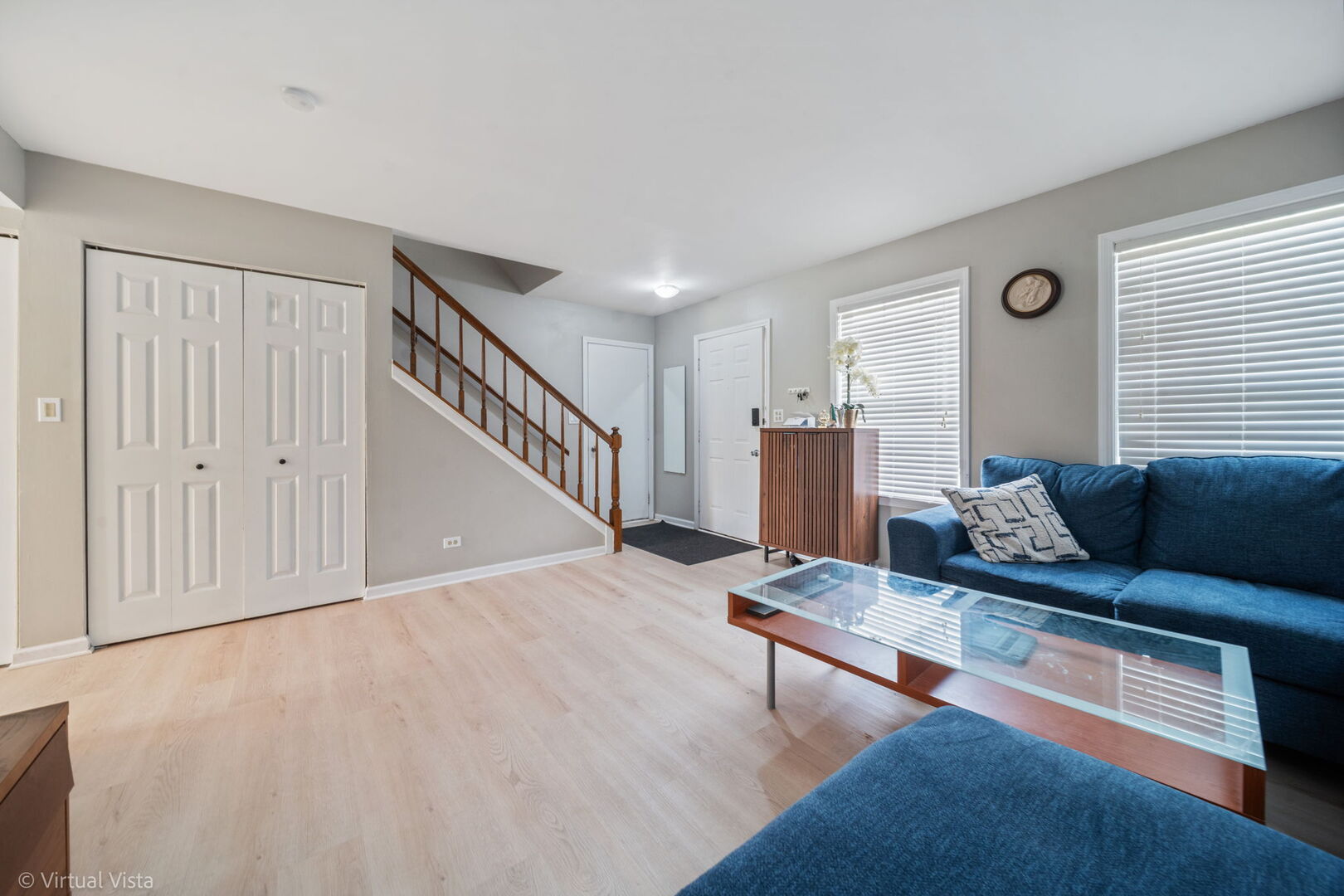1402 Walnut Circle, Carol Stream, IL 60188