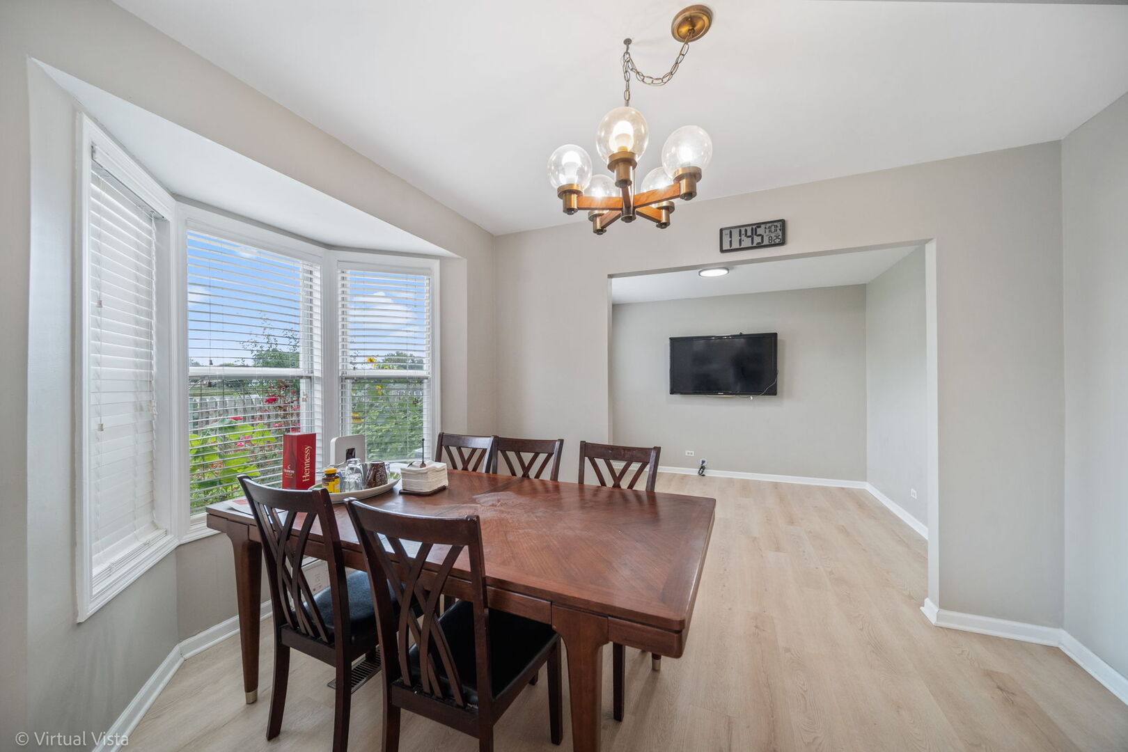 1402 Walnut Circle, Carol Stream, IL 60188