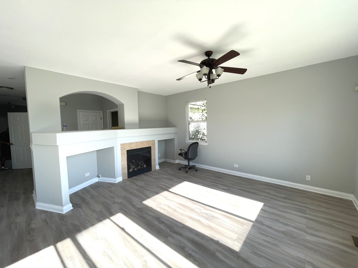 233 Pawtucket Avenue, Elgin, IL 60124