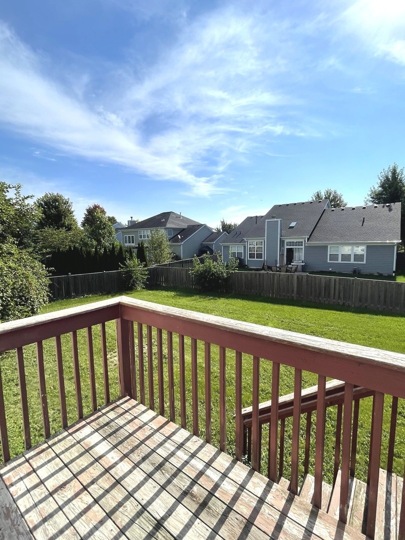 233 Pawtucket Avenue, Elgin, IL 60124