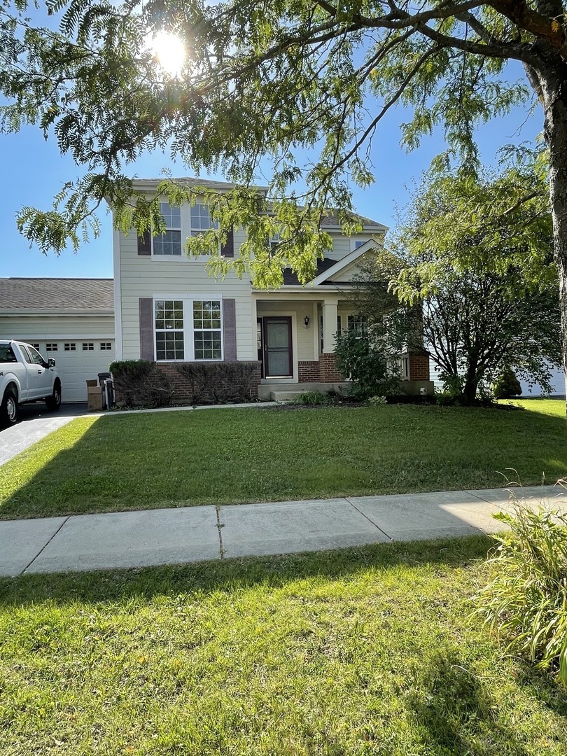 233 Pawtucket Avenue, Elgin, IL 60124