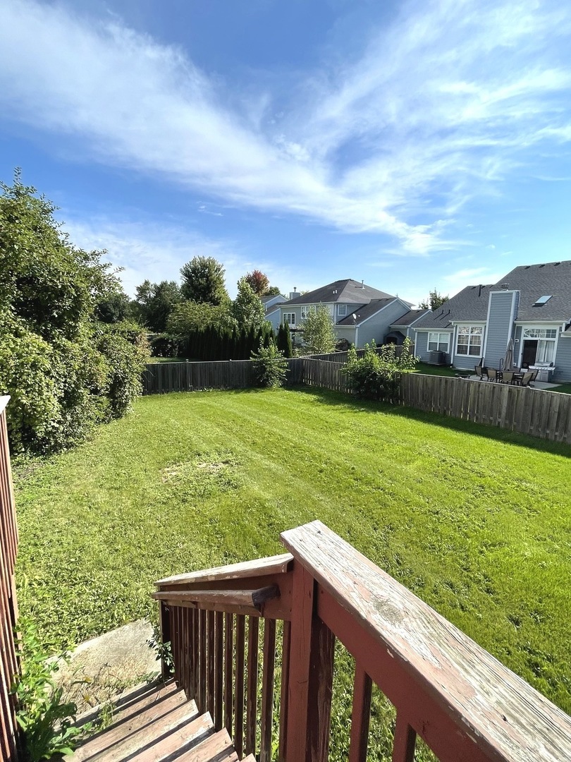 233 Pawtucket Avenue, Elgin, IL 60124