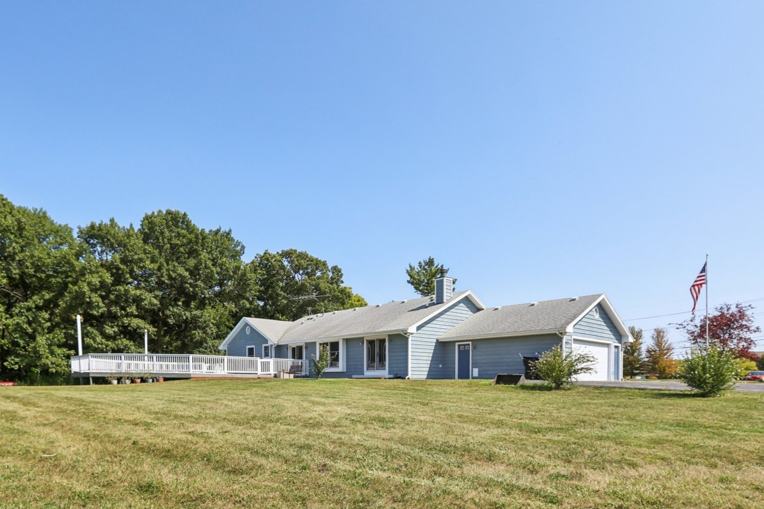 33336 N Fish Lake Road, Ingleside, IL 60041