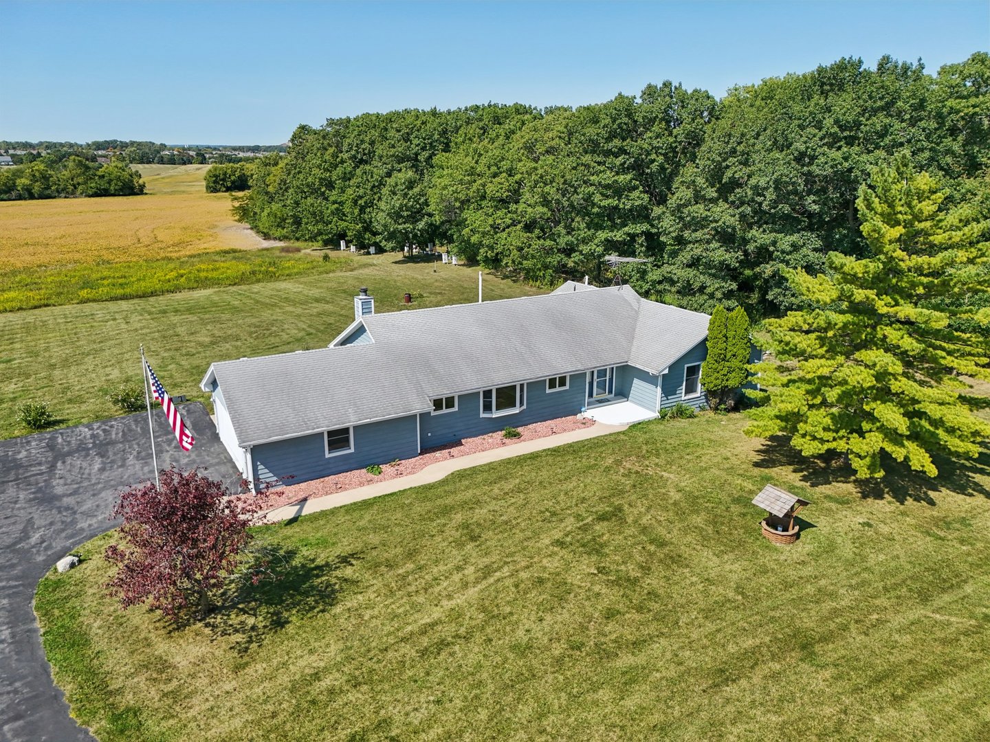 33336 N Fish Lake Road, Ingleside, IL 60041