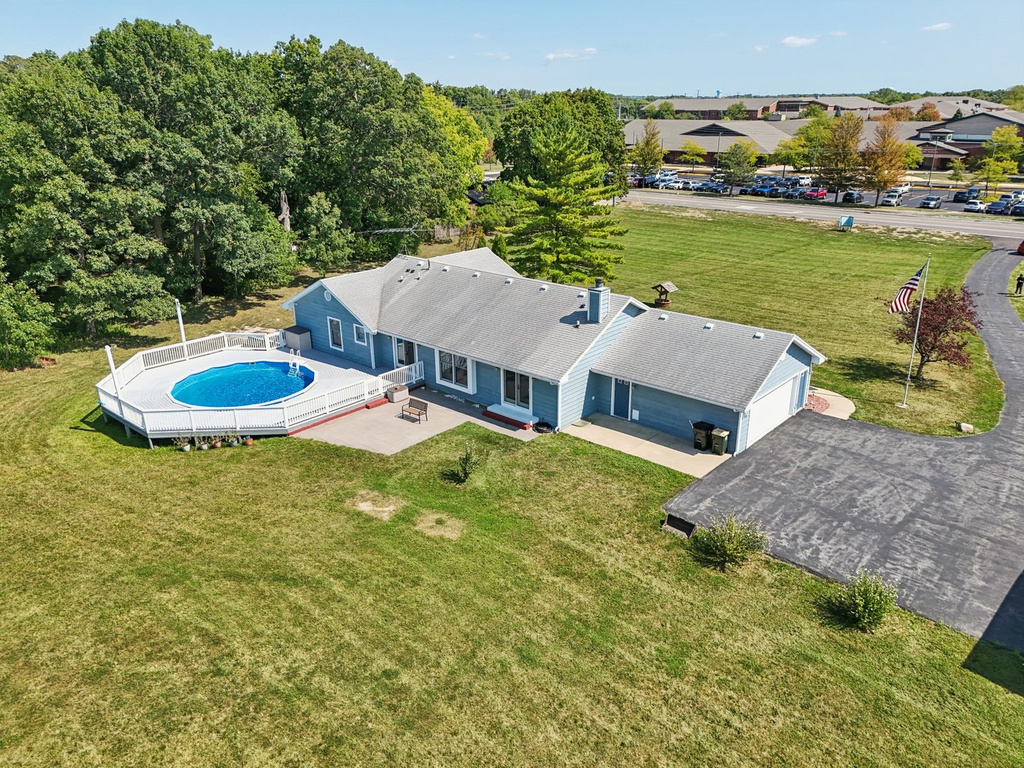 33336 N Fish Lake Road, Ingleside, IL 60041
