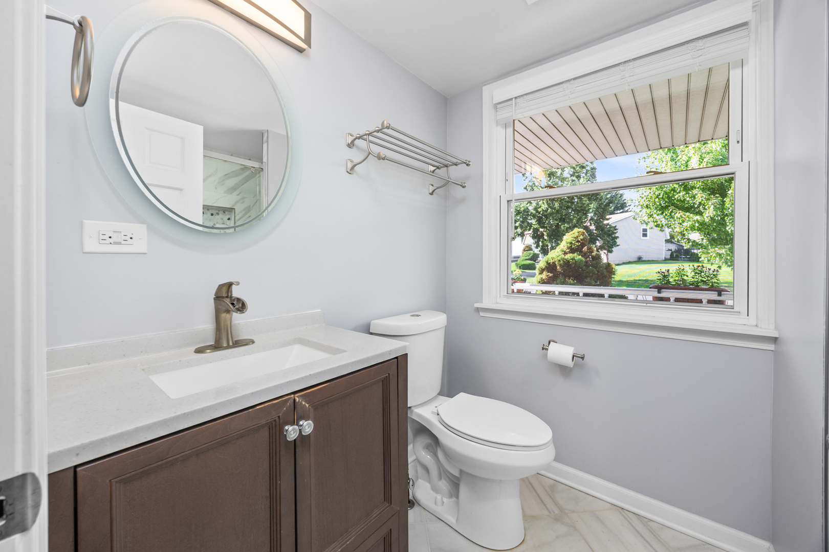 713 Oklahoma Way, Elk Grove Village, IL 60007
