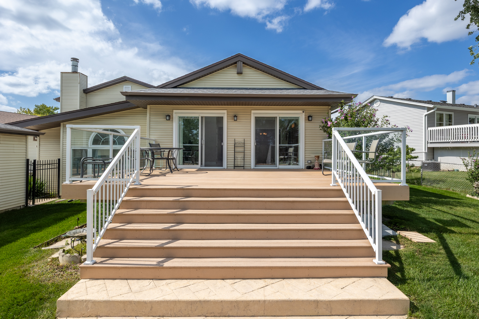 713 Oklahoma Way, Elk Grove Village, IL 60007
