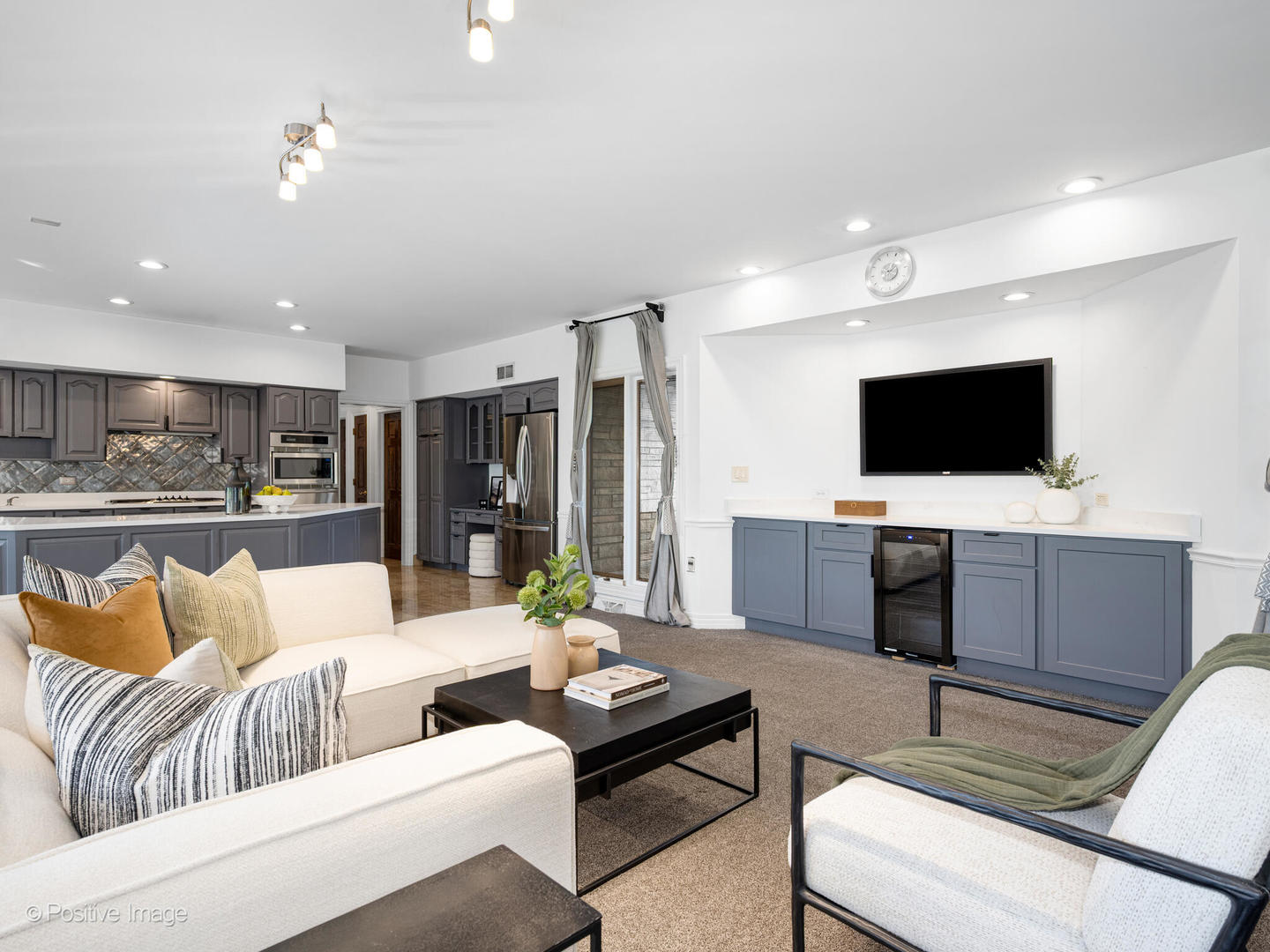802 Midwest Club Parkway, Oak Brook, IL 60523