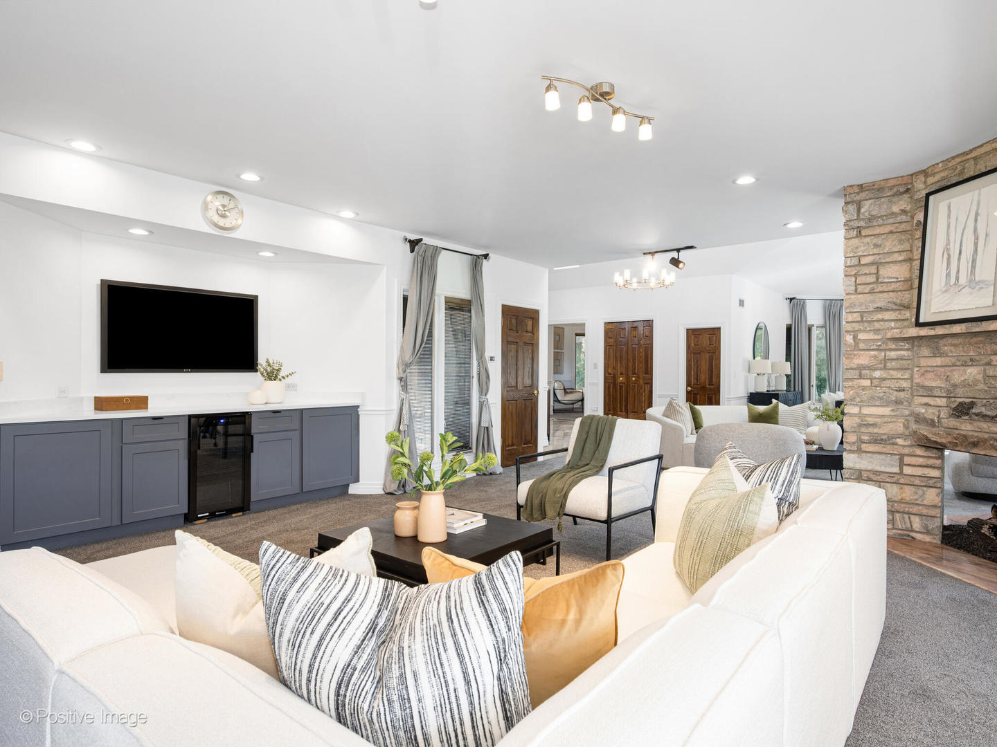 802 Midwest Club Parkway, Oak Brook, IL 60523