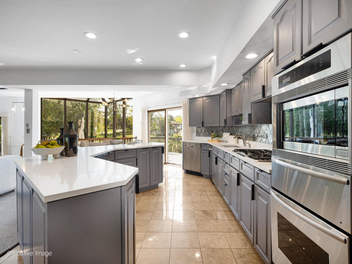 802 Midwest Club Parkway, Oak Brook, IL 60523
