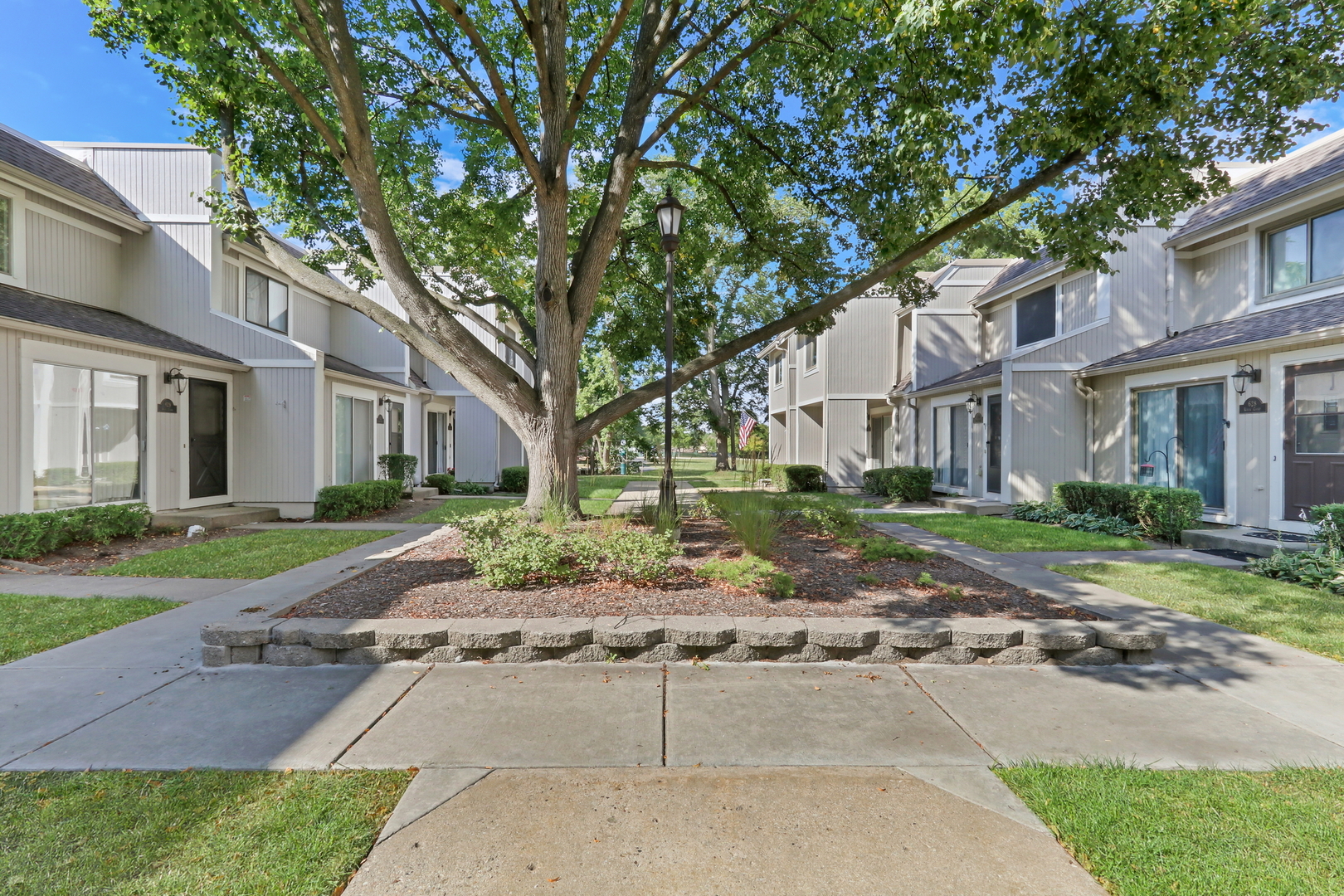 633 Dove Court, Grayslake, IL 60030