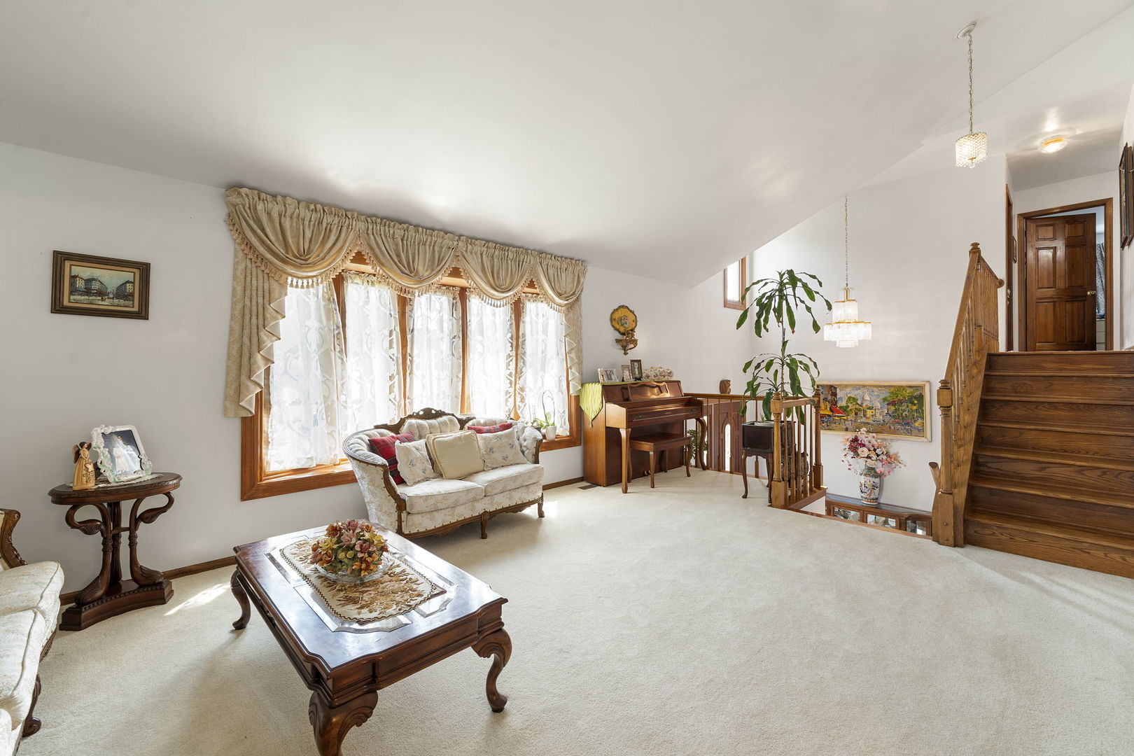 748 Yorkshire Lane, Des Plaines, IL 60016