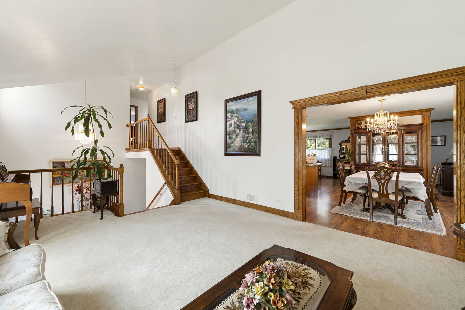 748 Yorkshire Lane, Des Plaines, IL 60016