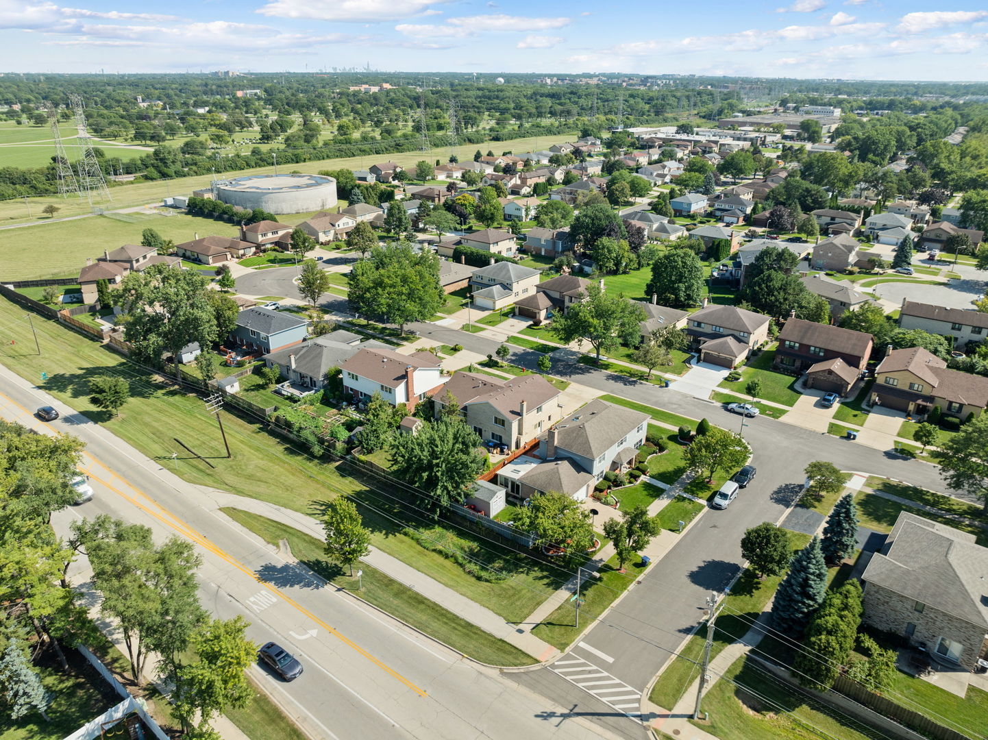 748 Yorkshire Lane, Des Plaines, IL 60016