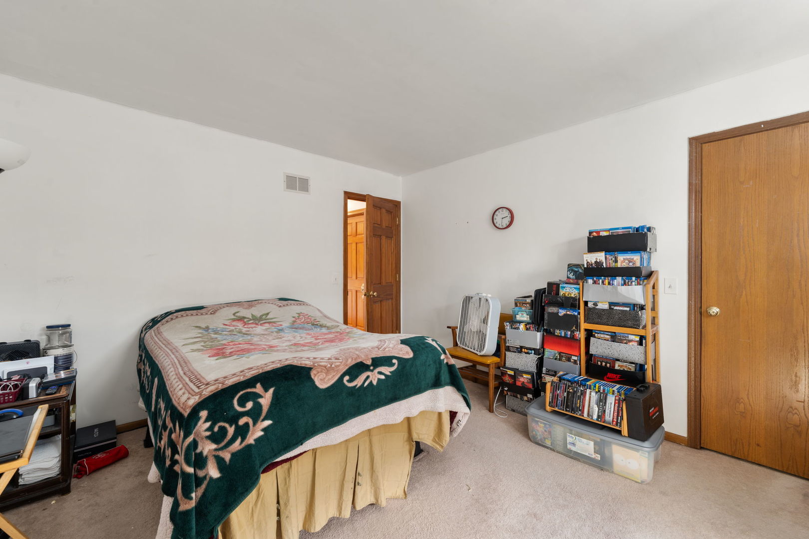 748 Yorkshire Lane, Des Plaines, IL 60016