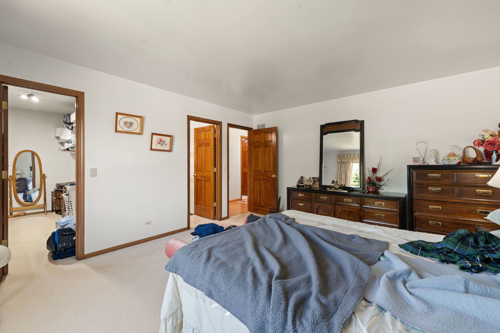 748 Yorkshire Lane, Des Plaines, IL 60016