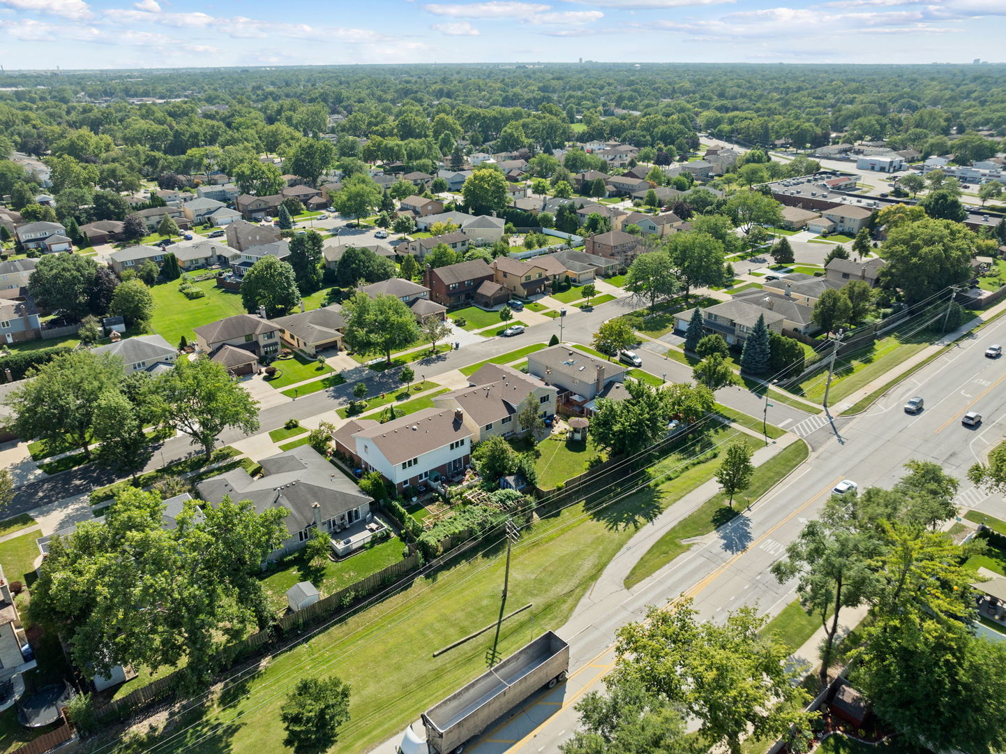 748 Yorkshire Lane, Des Plaines, IL 60016