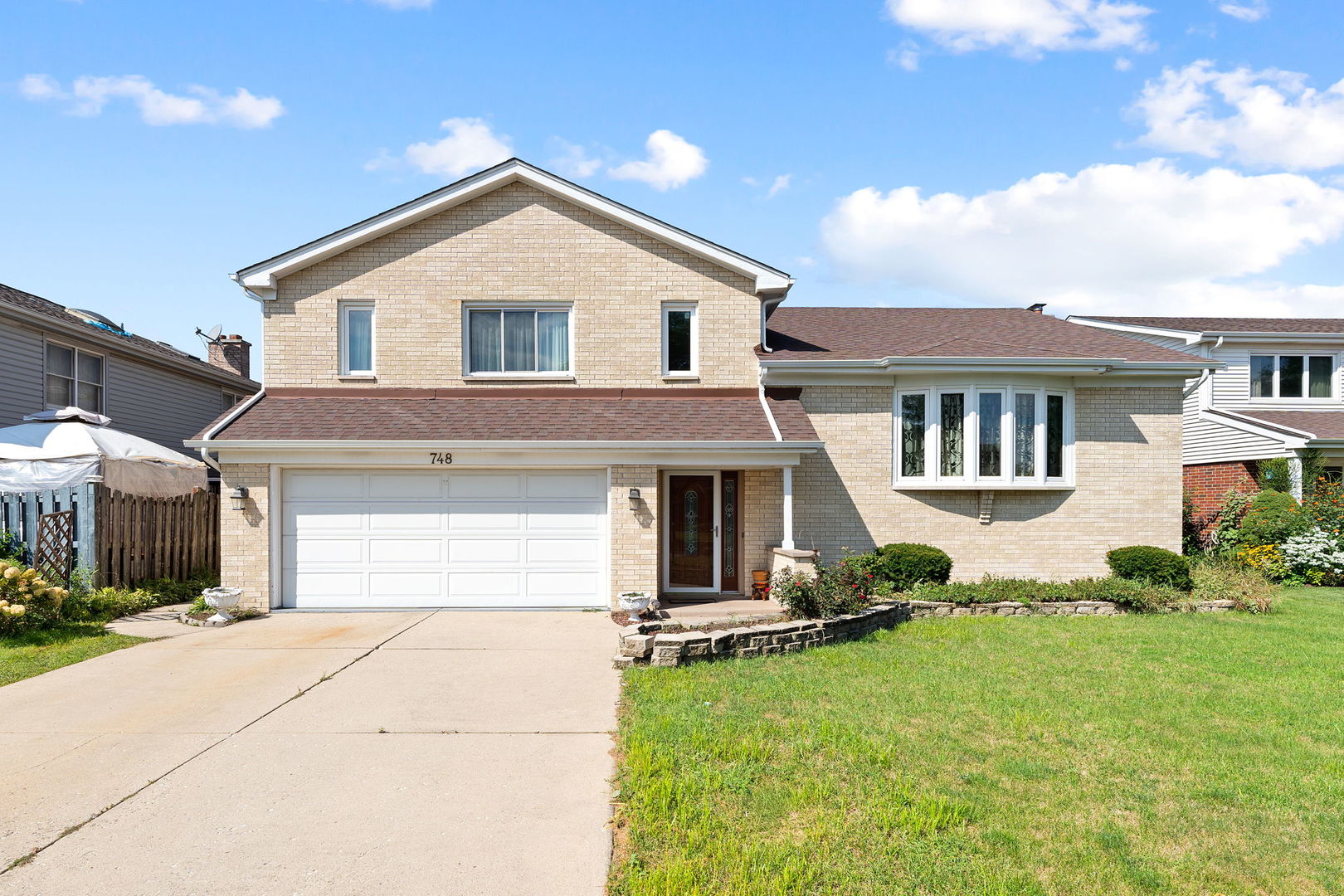 748 Yorkshire Lane, Des Plaines, IL 60016