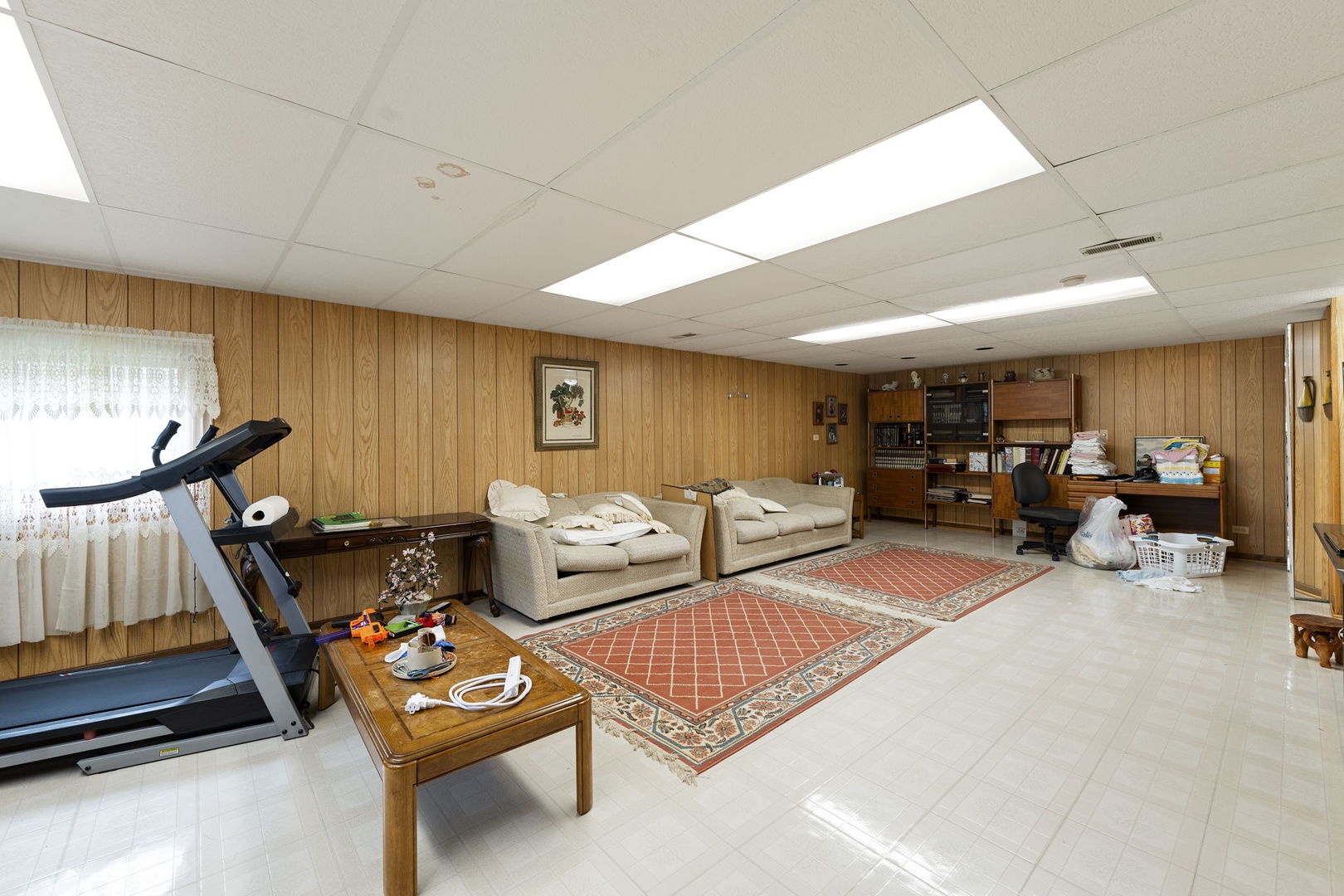 748 Yorkshire Lane, Des Plaines, IL 60016