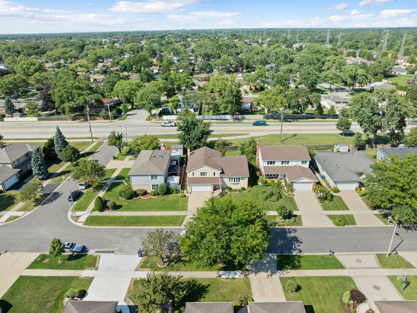 748 Yorkshire Lane, Des Plaines, IL 60016