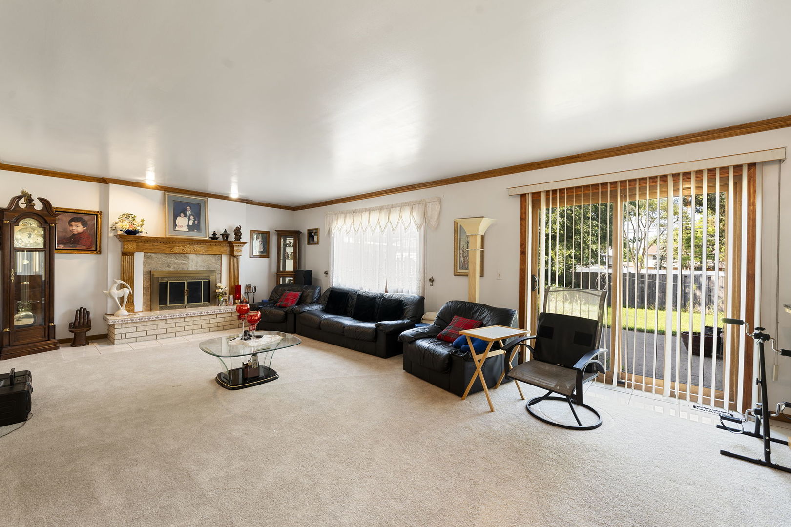 748 Yorkshire Lane, Des Plaines, IL 60016