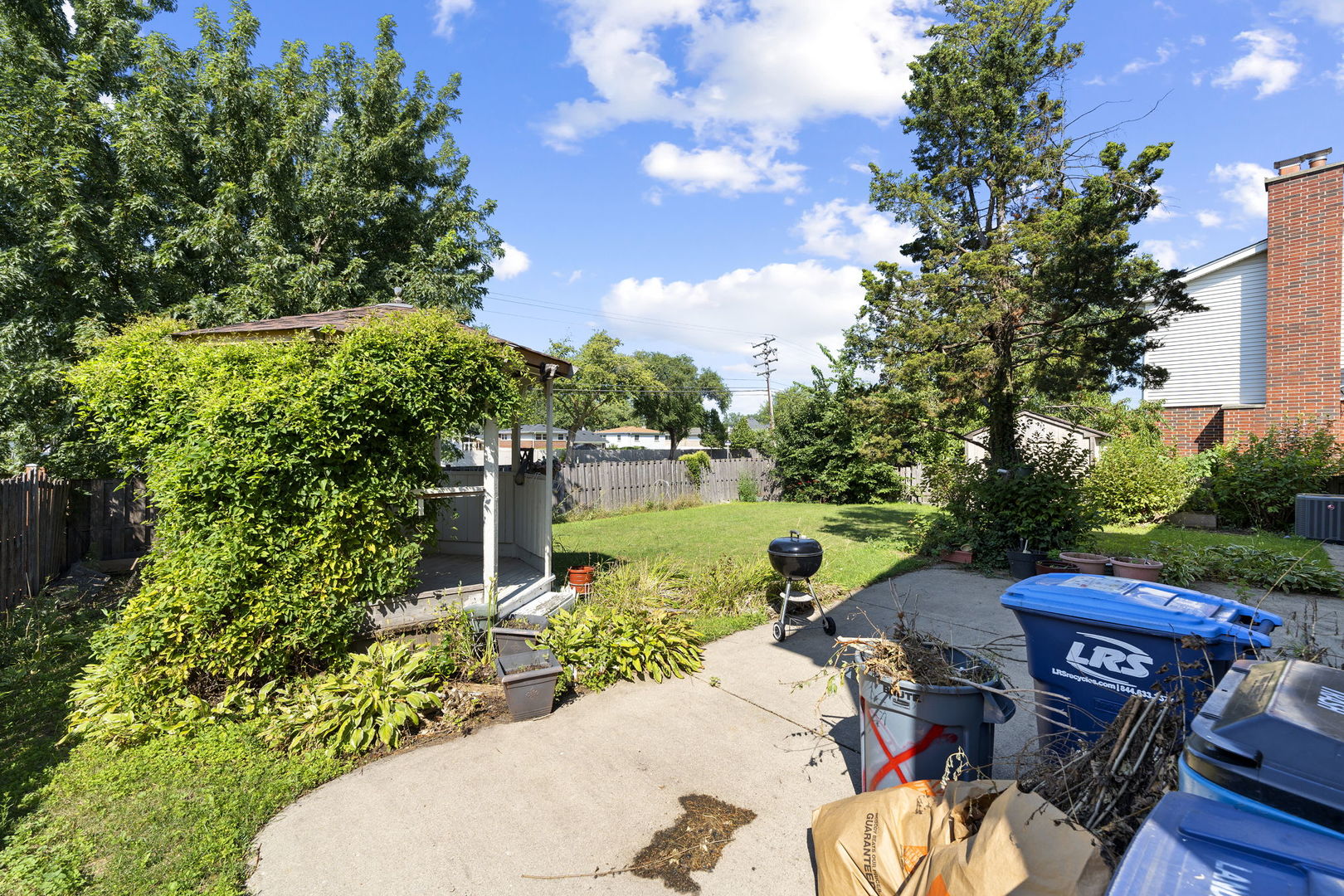 748 Yorkshire Lane, Des Plaines, IL 60016