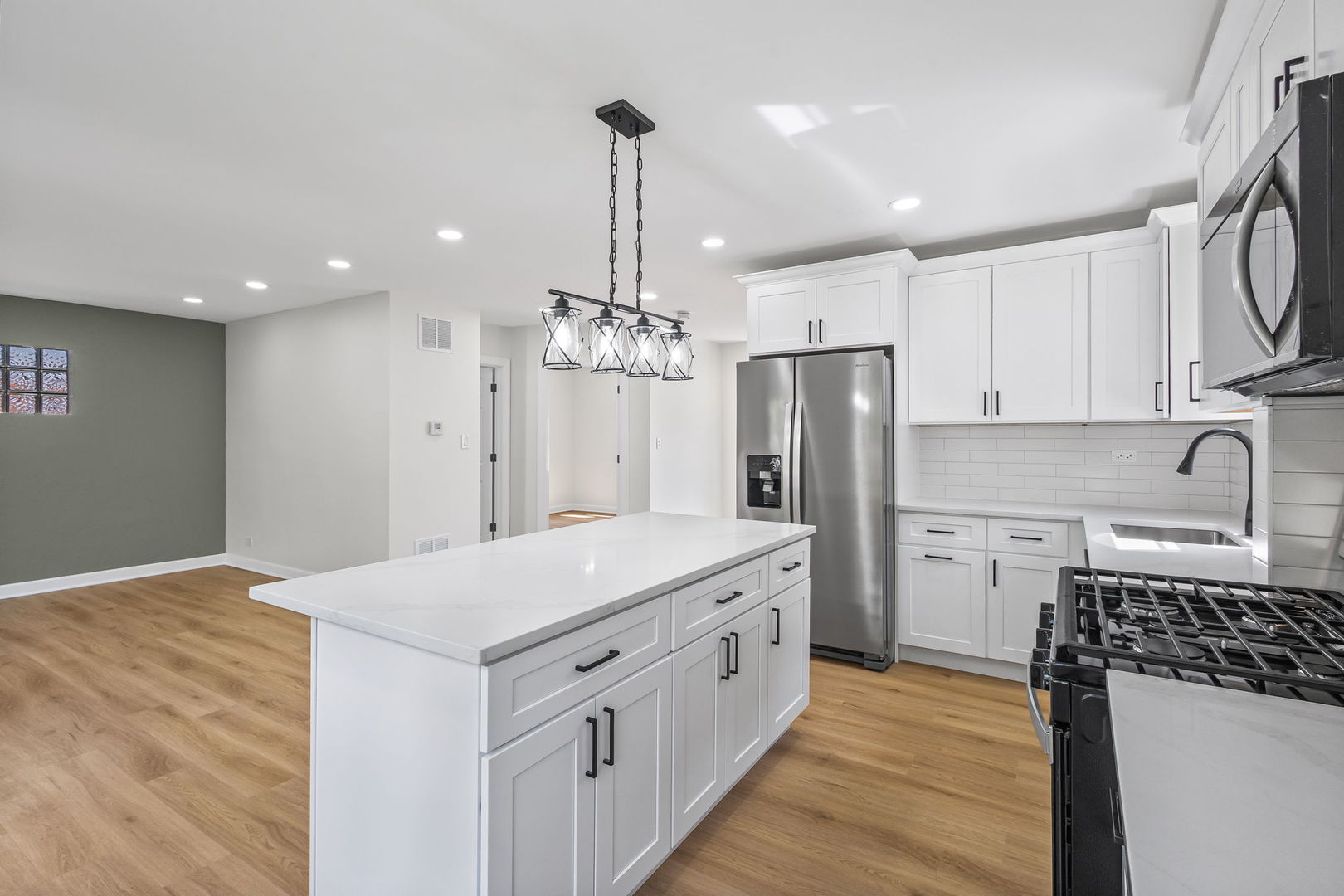 4423 Kolze Avenue, Schiller Park, IL 60176