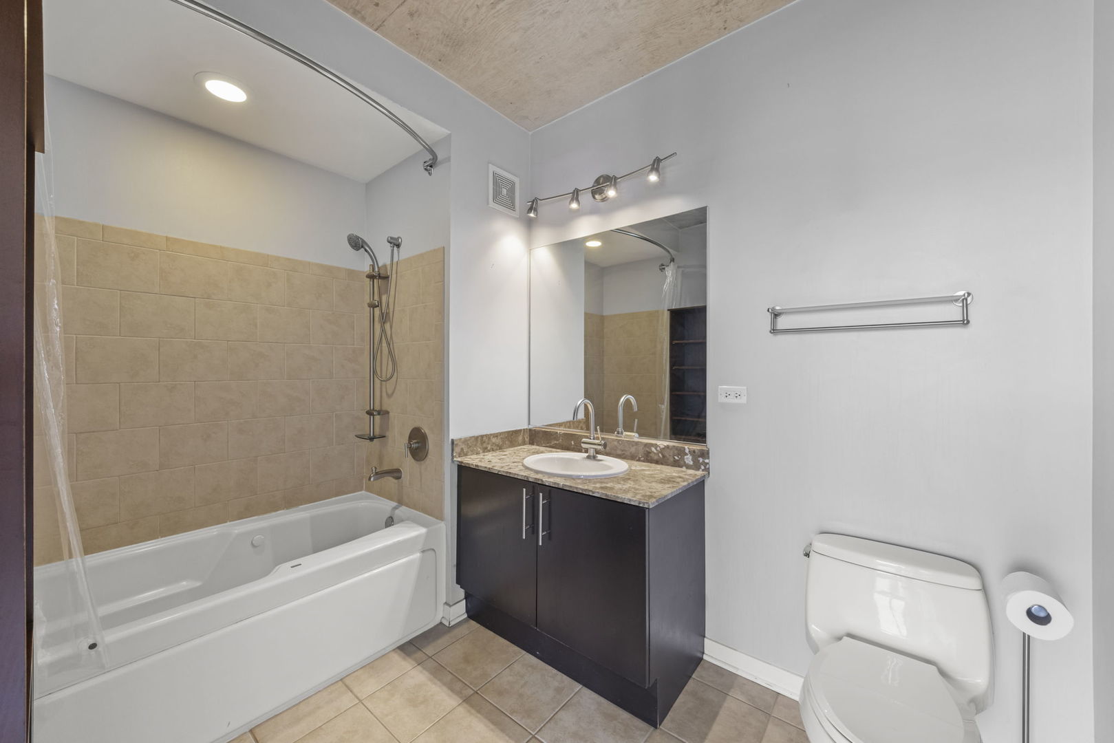 611 S Wells Street #2402, Chicago, IL 60607