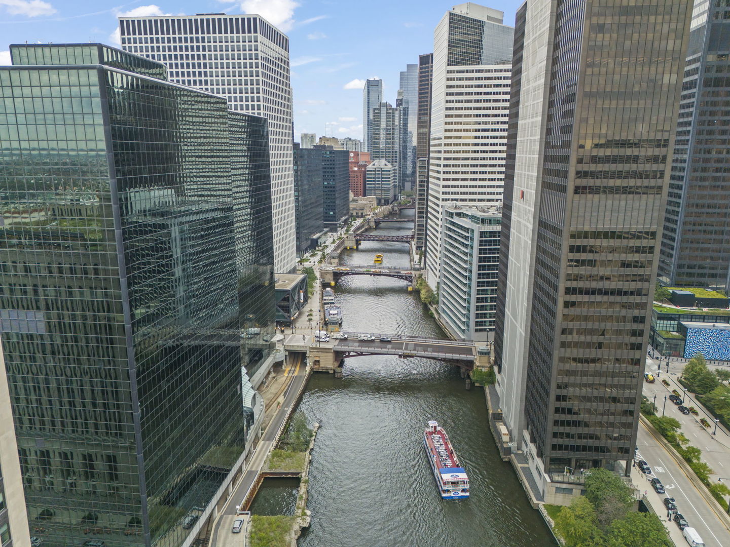 611 S Wells Street #2402, Chicago, IL 60607