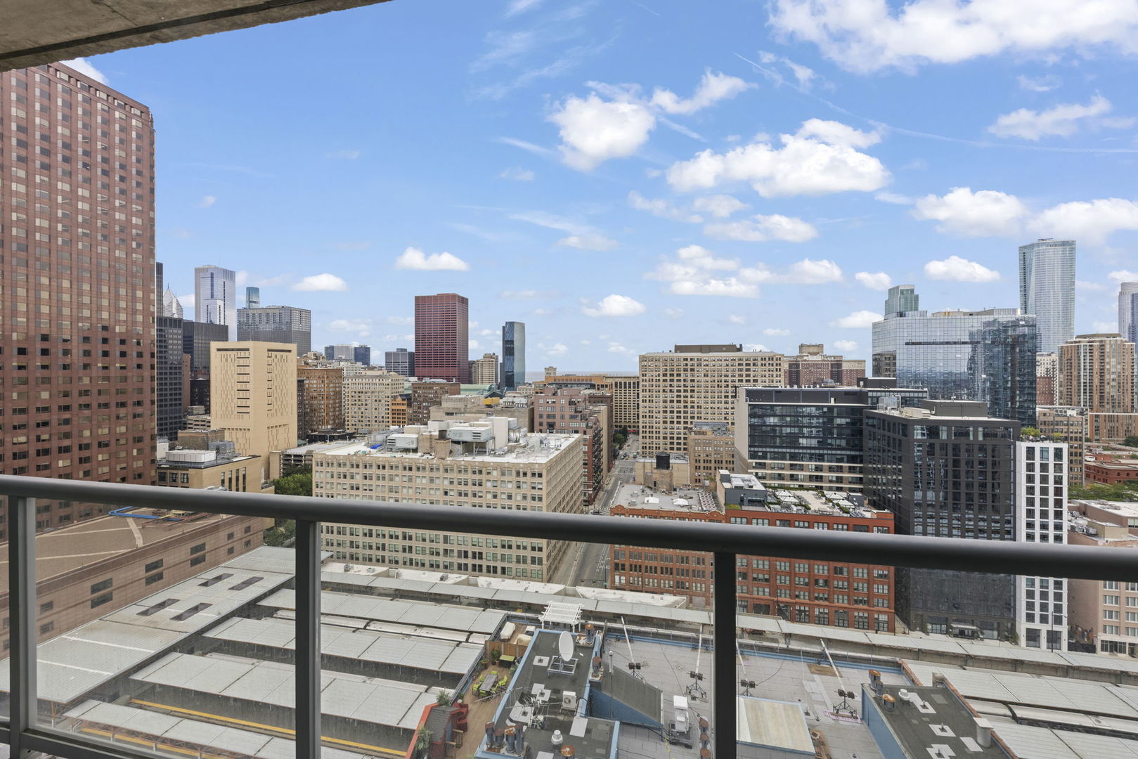 611 S Wells Street #2402, Chicago, IL 60607
