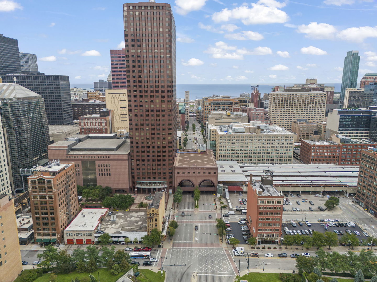 611 S Wells Street #2402, Chicago, IL 60607