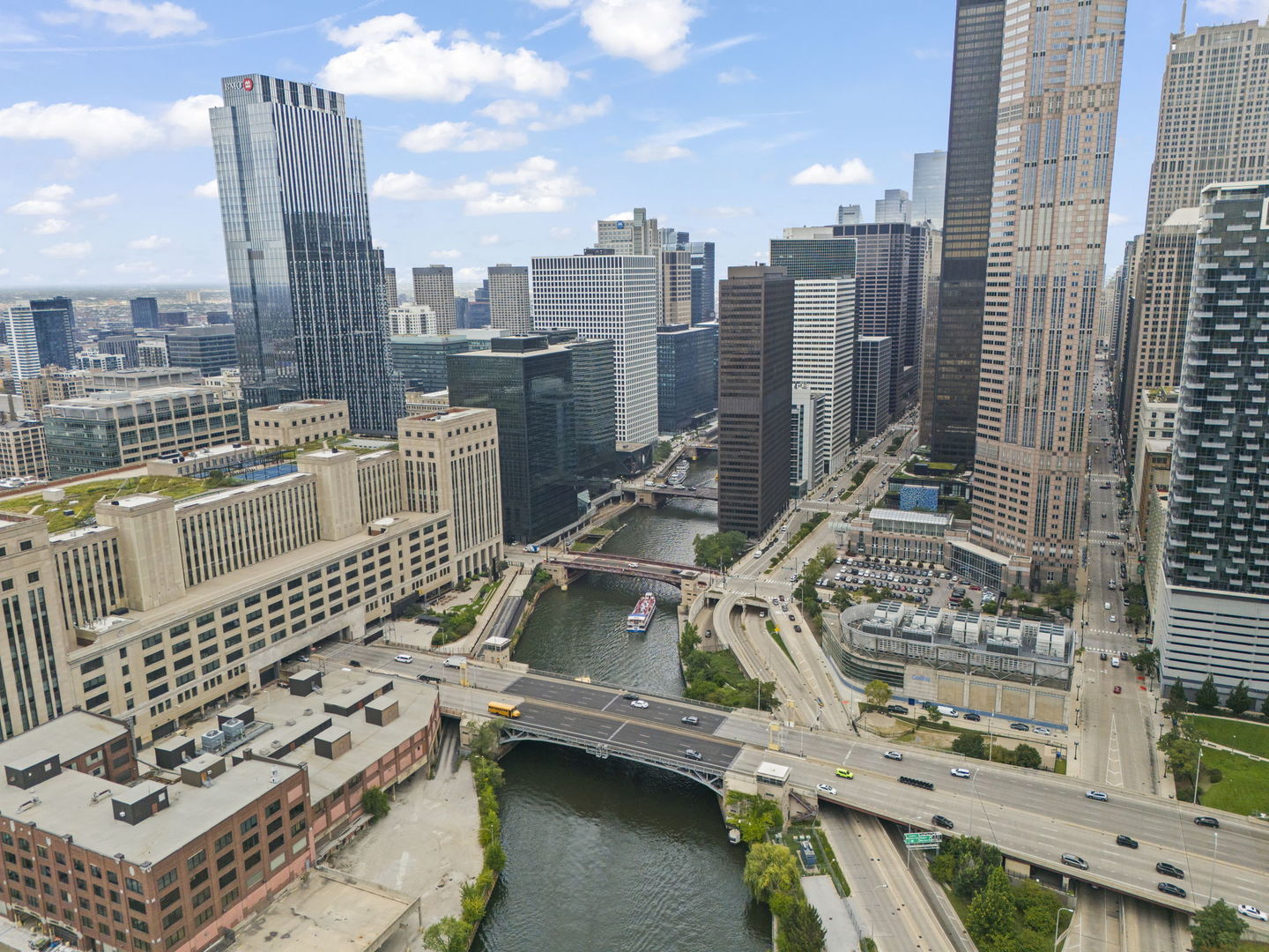 611 S Wells Street #2402, Chicago, IL 60607